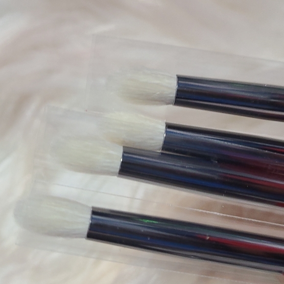 NO NAME BLENDING BRUSH - Picture 3 of 3